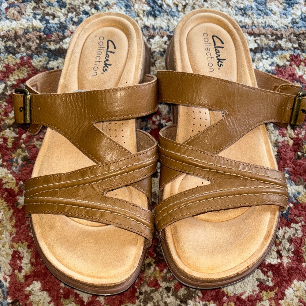 Clarks Tan Leather Crossover Slide Sandals size 8